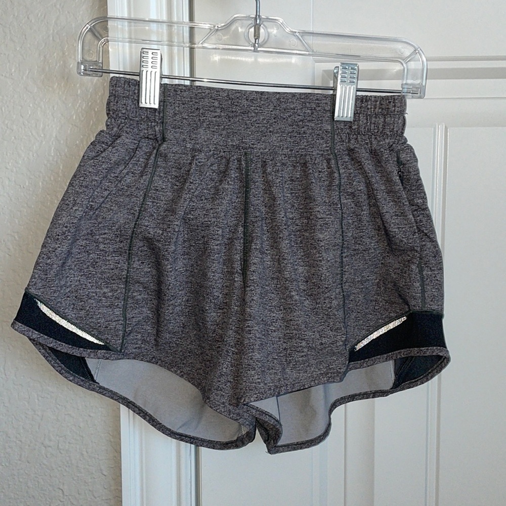 Lululemon Hotty Hot Shorts 2-tall